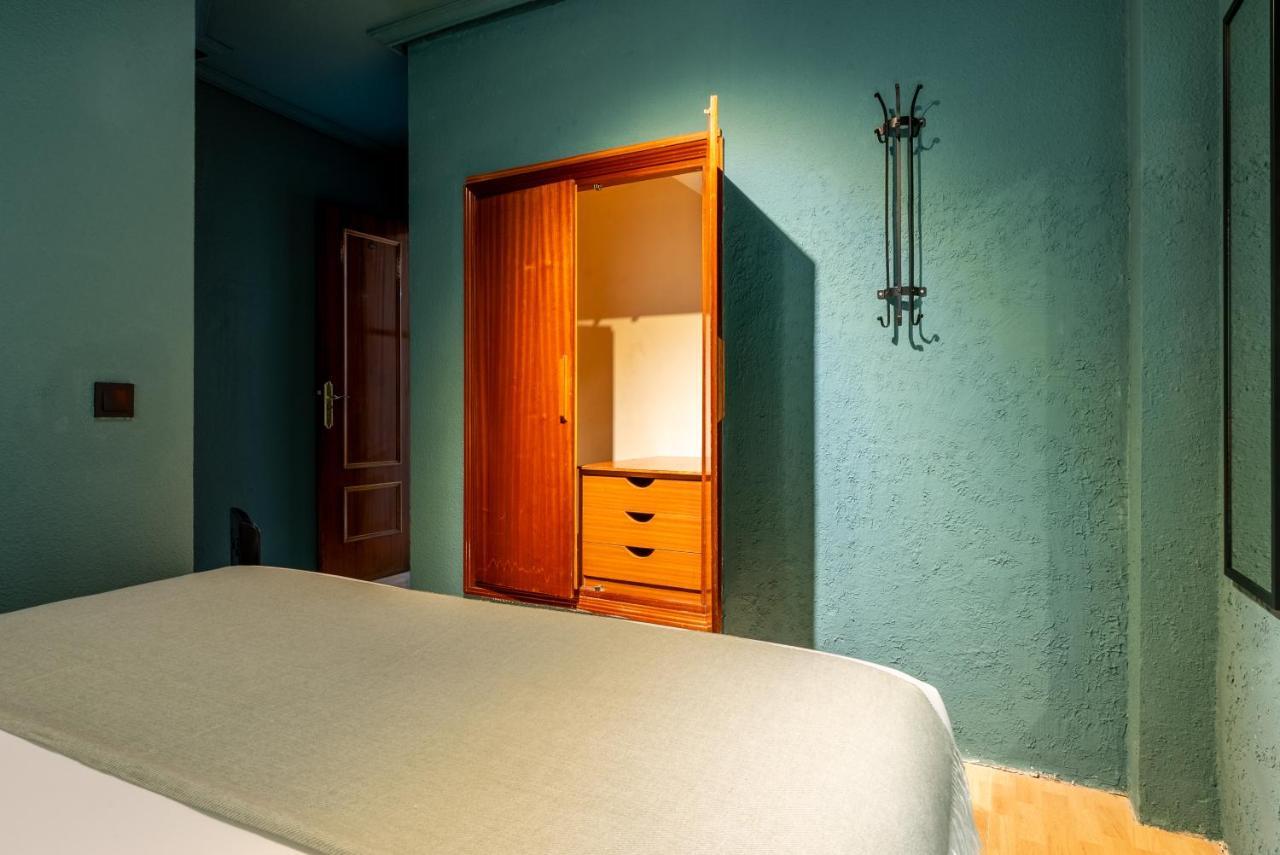 Ideal Hostel Madrid Exterior photo